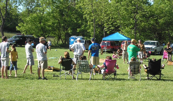 Looking across the Cornhole field.  I at least recognize Dan Elbon and Julie Davidson.